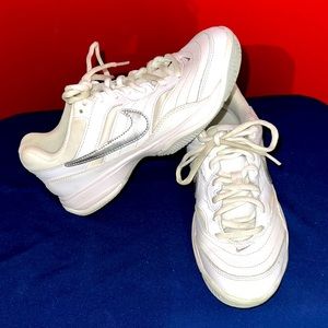 Nike kids athletic sneakers (white)